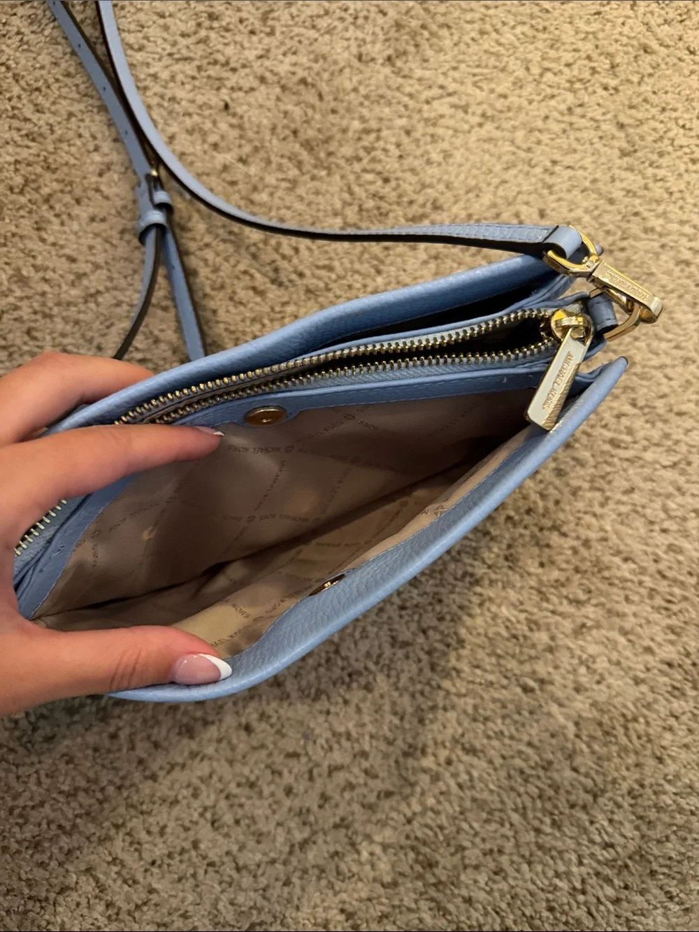 Michael Kors compact pebble